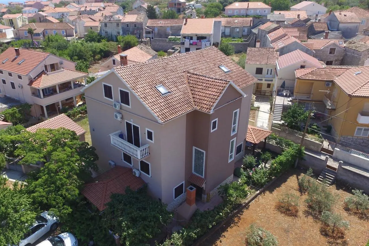 Apartments By The Sea Kukljica, Ugljan - 8253 0*, Куклица
